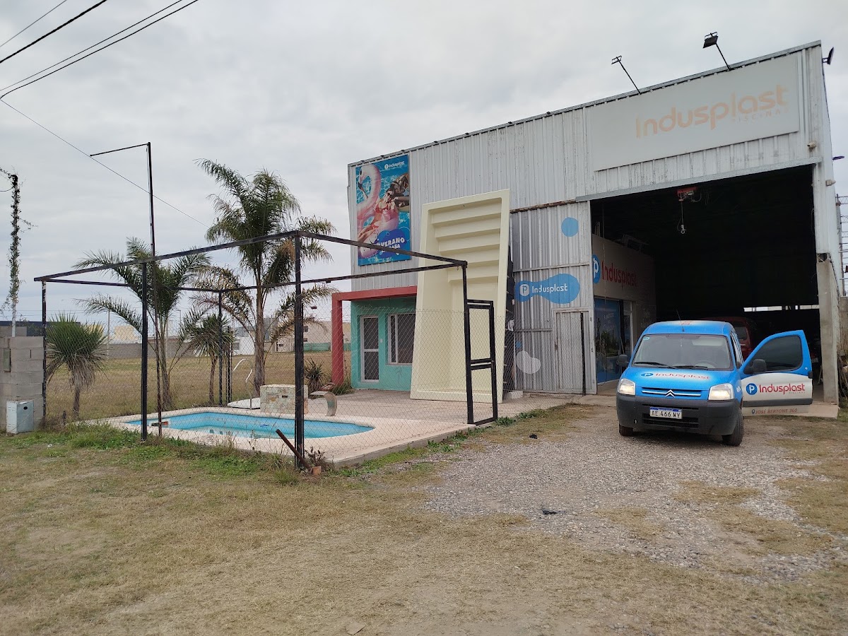 Indusplast Piscinas Arroyito, foto 2