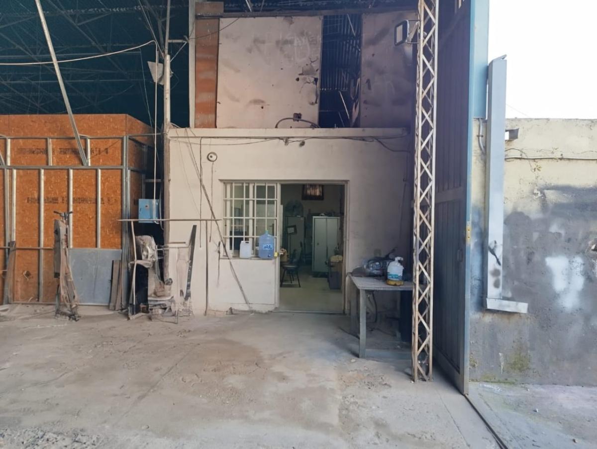 SE VENDE GALPON EN ARROYITO ZONA CENTRO, miniatura