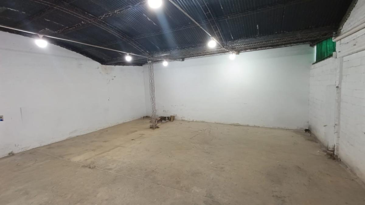 SE VENDE GALPON EN ARROYITO, miniatura