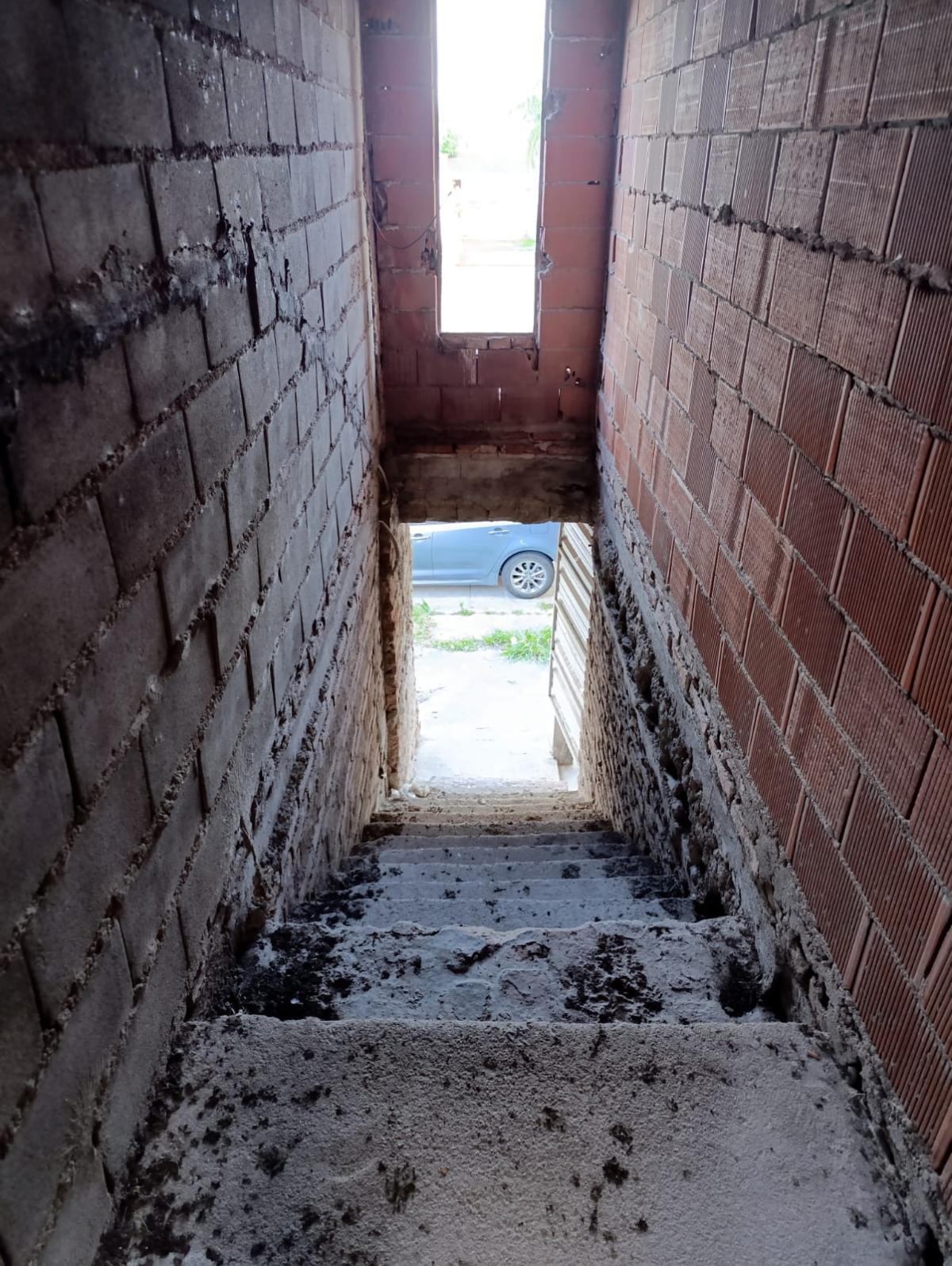SE VENDE EDIFICIO A TERMINAR EN ARROYITO, miniatura