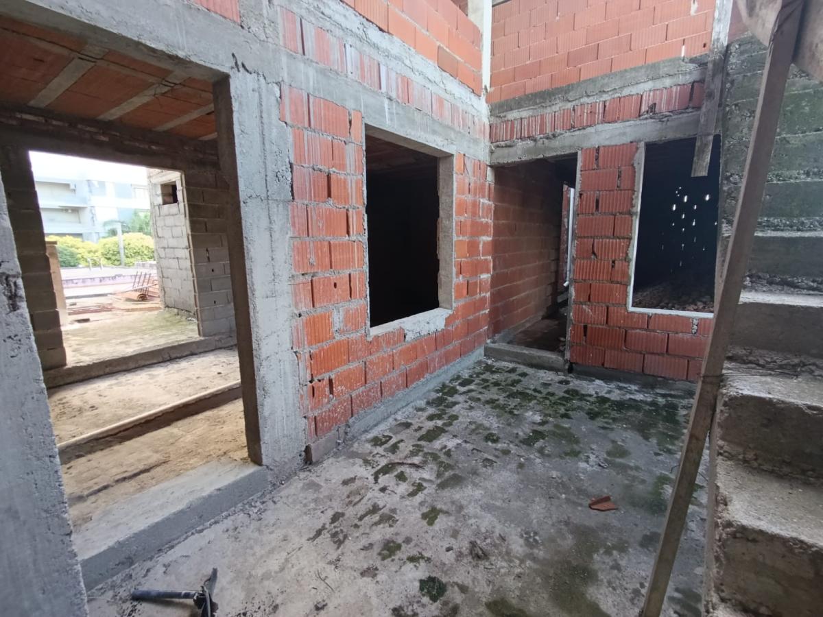 SE VENDE EDIFICIO A TERMINAR EN ARROYITO, miniatura
