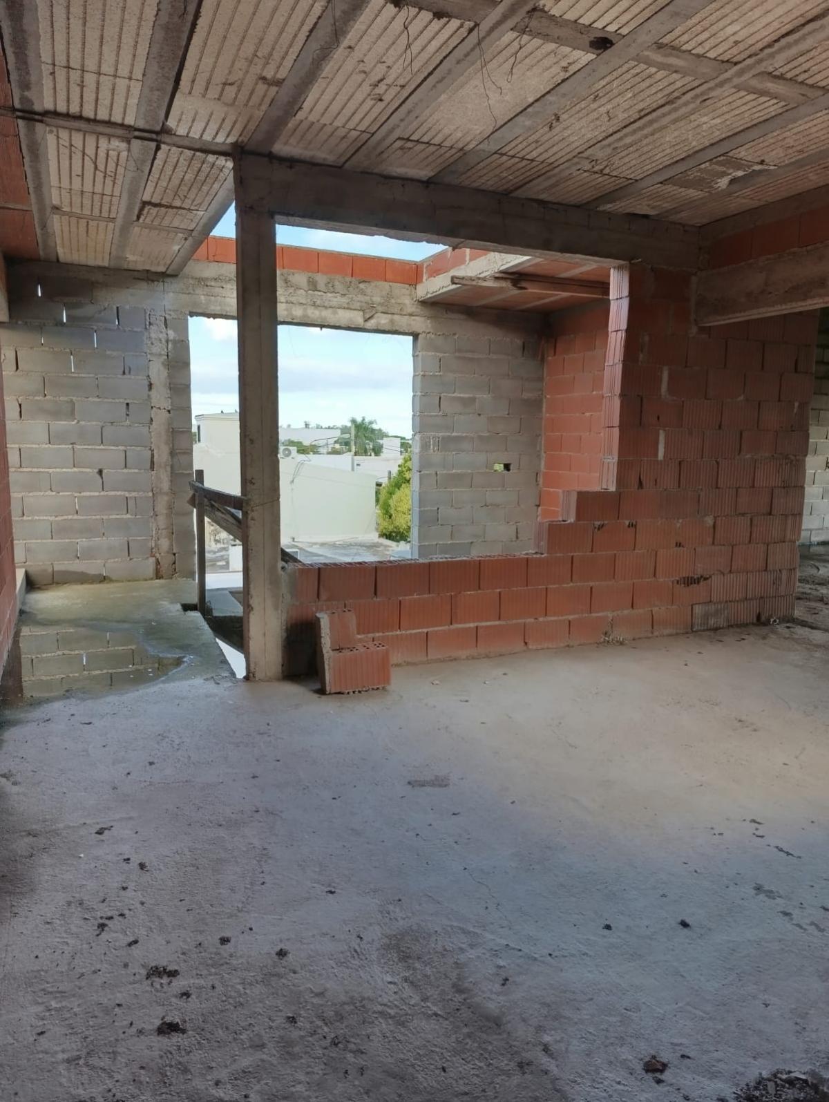 SE VENDE EDIFICIO A TERMINAR EN ARROYITO, miniatura