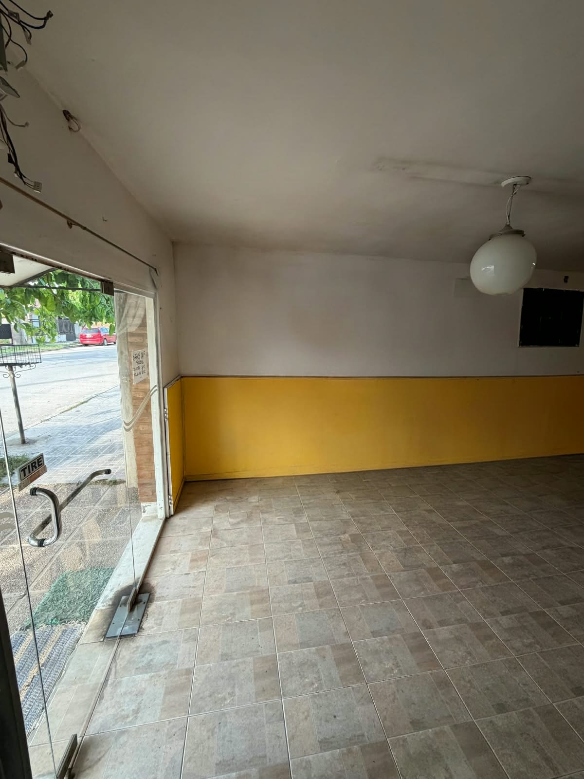 SE VENDE CASA + 2 LOCALES COMERCIALES, miniatura