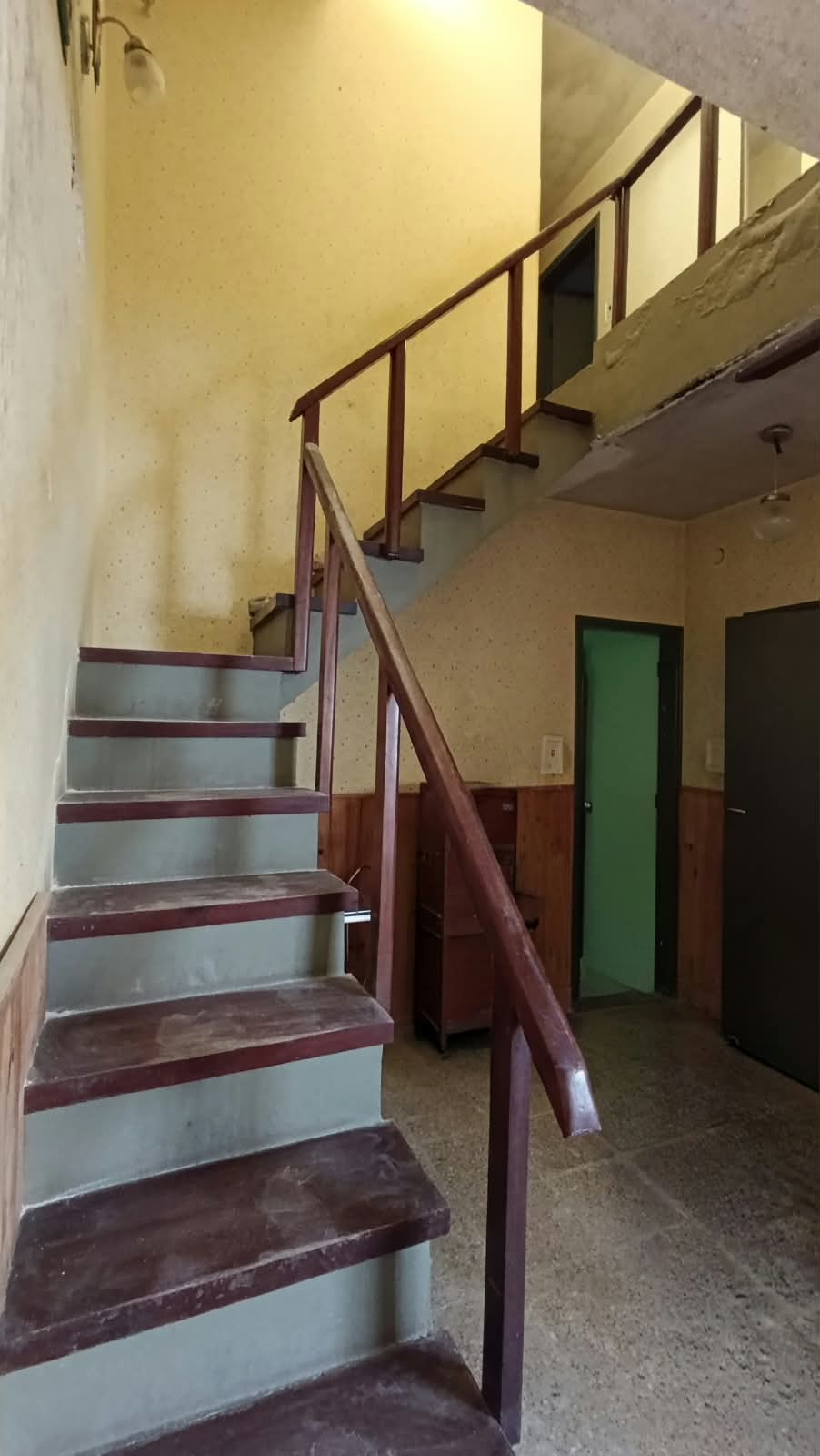 SE VENDE CASA + LOCAL COMERCIAL (CENTRO DE ARROYITO), miniatura