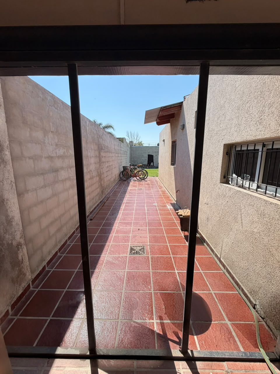 SE ALQUILA CASA EN ARROYITO, miniatura