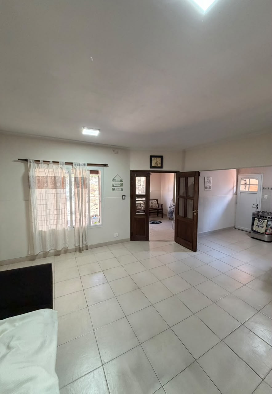 SE ALQUILA CASA EN ARROYITO, miniatura