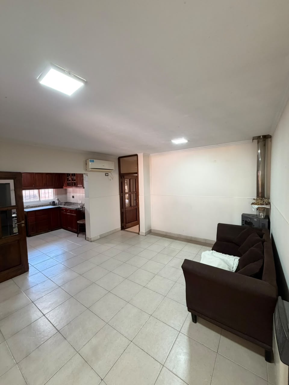 SE ALQUILA CASA EN ARROYITO, miniatura