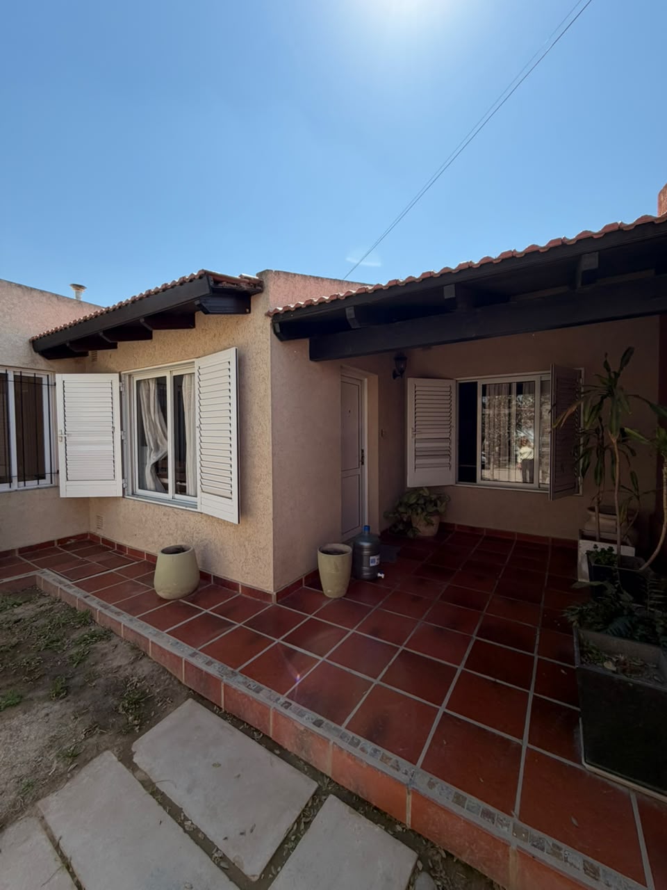 SE ALQUILA CASA EN ARROYITO, miniatura