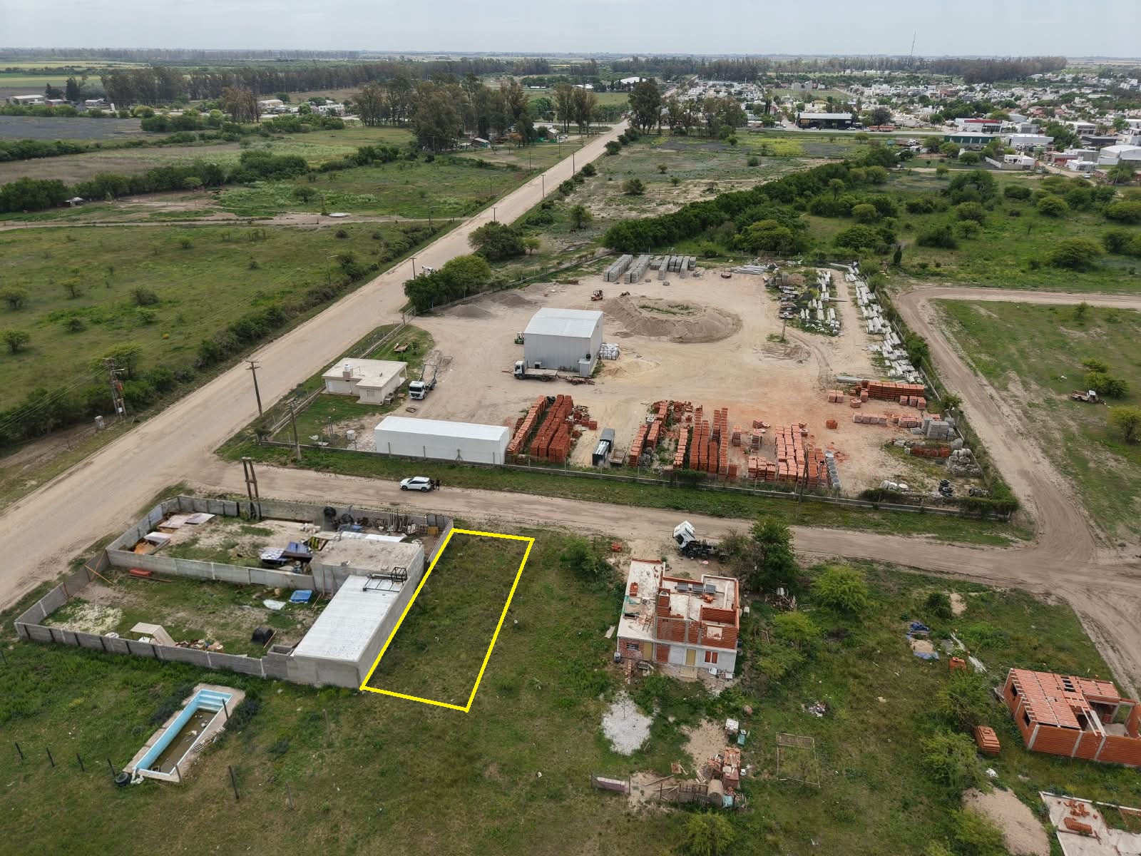 SE VENDE TERRENO EN ARROYITO