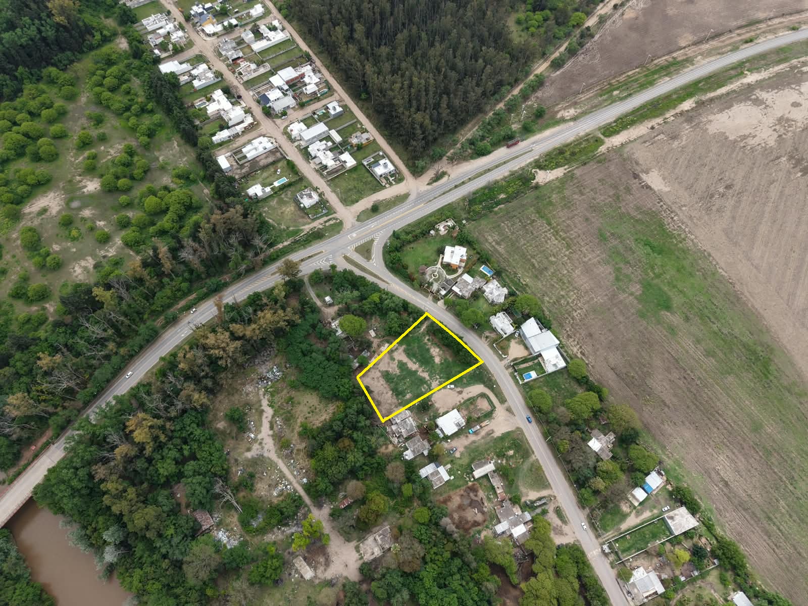 SE VENDE TERRENO EN ARROYITO FRENTE RUTA E52, miniatura